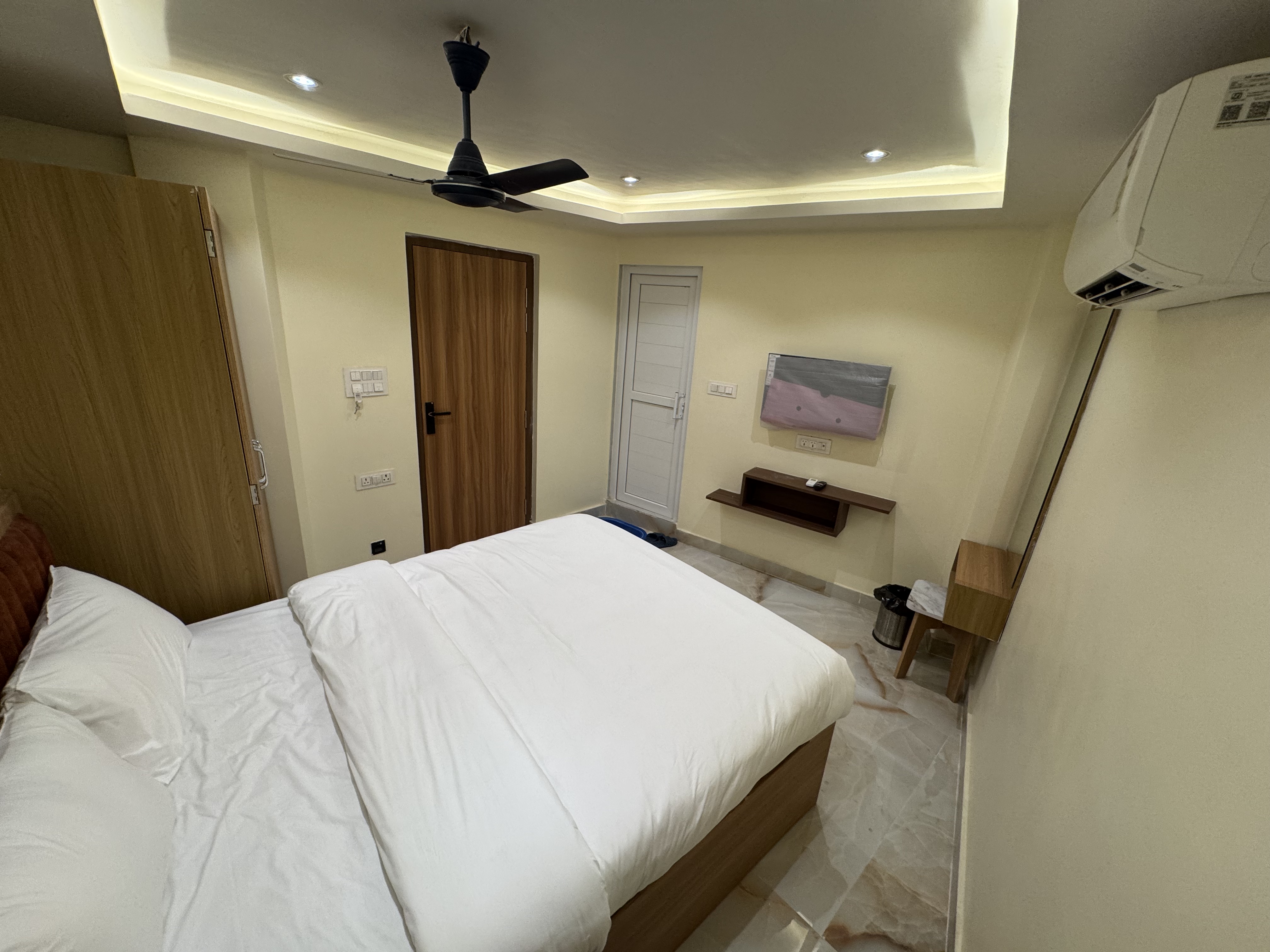 Single Room (Stay)